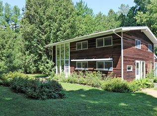 13 Hill Rd, Stockbridge, MA 01262