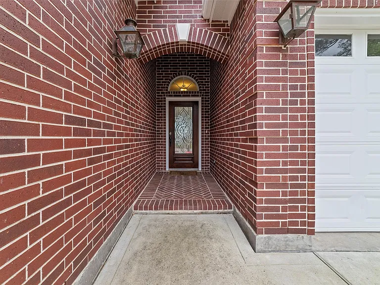 13311 Duke Of York Ln — Photo 3