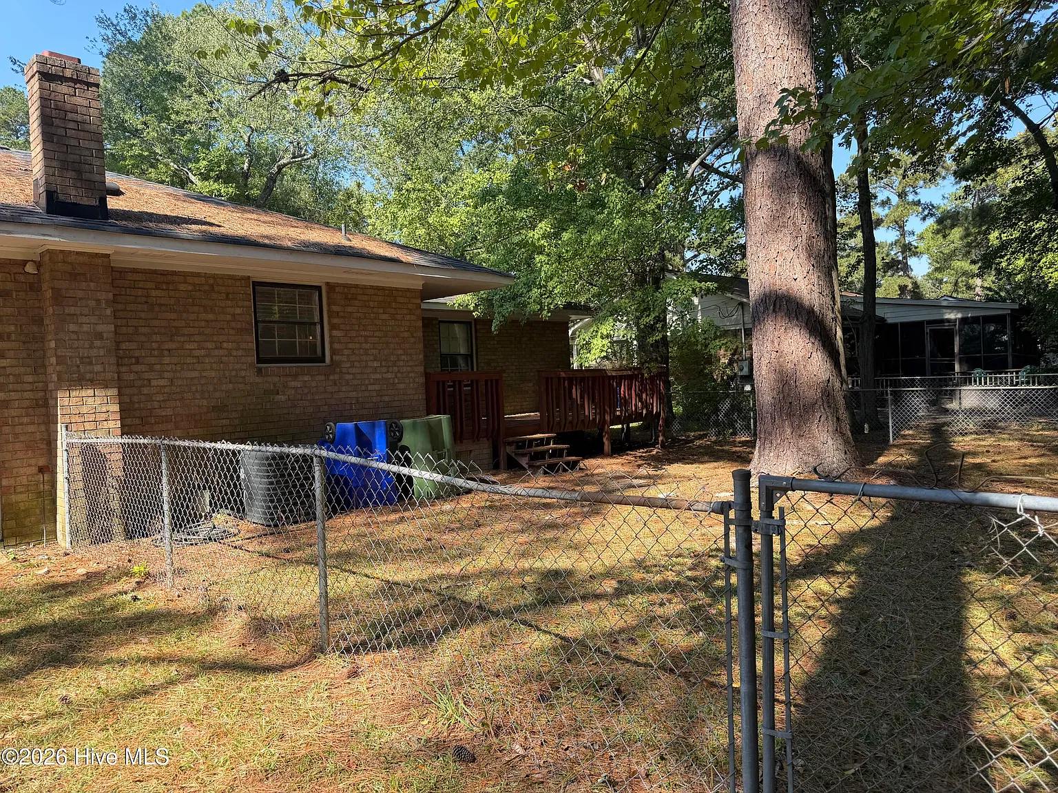 3 bed, 2.0 bath, 1772 sqft, $2,000 — Photo 3