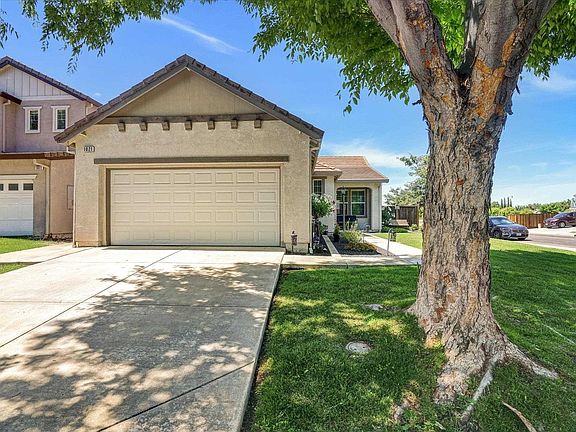 2nd image of 1021 Kennedy Pl