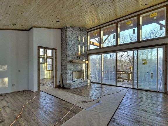 3rd image of 894 Old Ridge Rd