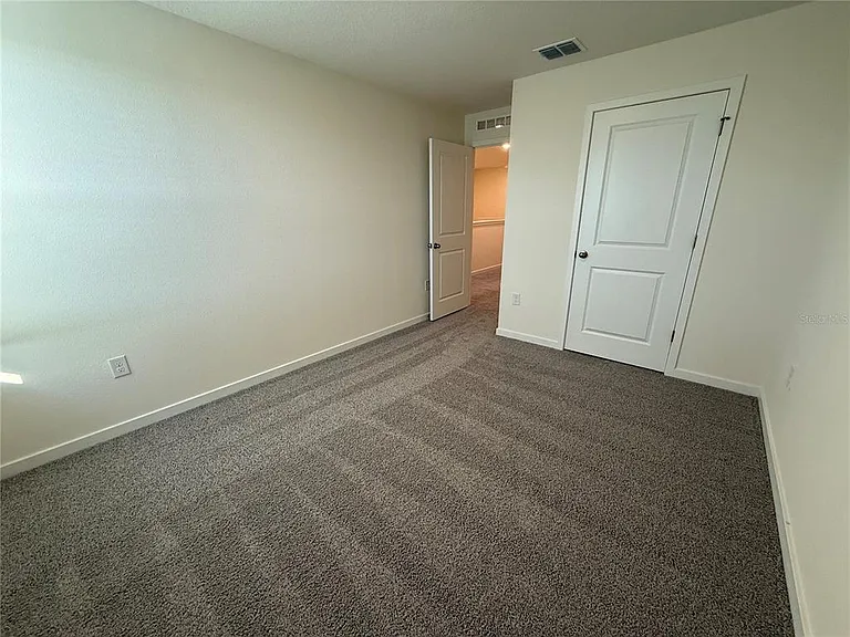 599 Preston Cove Dr — Photo 3