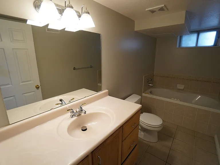 4402 Jefferson Ave — Photo 21