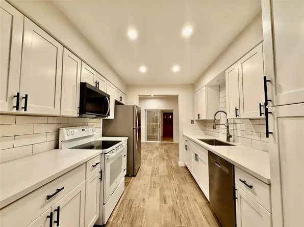 11122 Village Bend Ln #1122, Houston, TX 77072