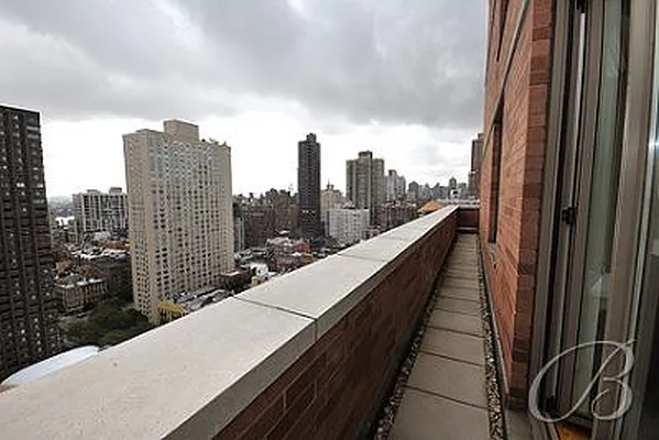 Rented by Bellmarc Realty | media 3