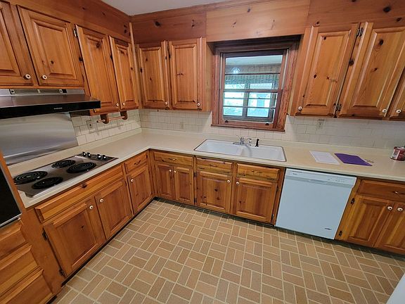 4th image of 120 Blakely Ave