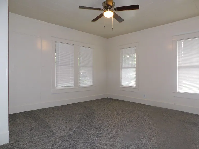 1813 Washington St — Photo 11