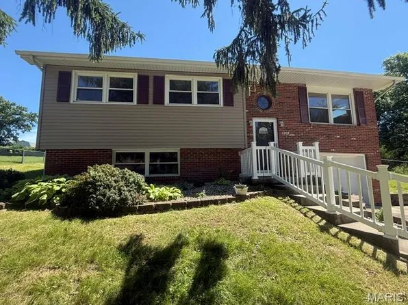 5203 Black Oak Rd, Alton, IL 62002