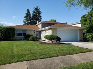 457 Aleut Trl, Carol Stream, IL 60188