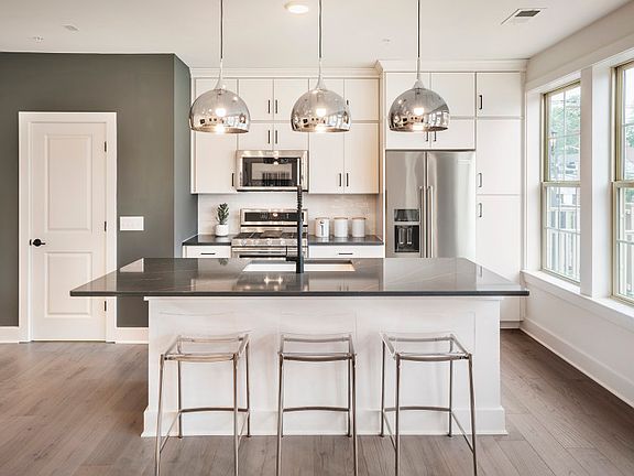 Tons of natural light in kitchen - Model Representation