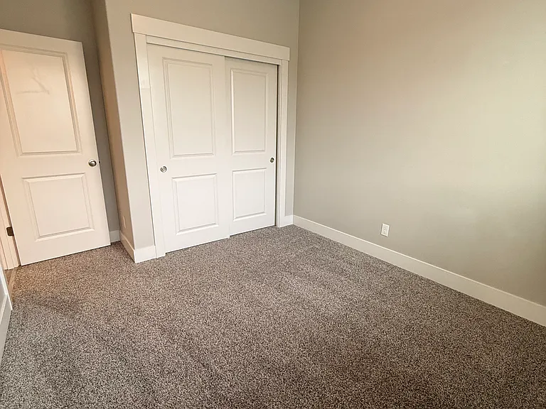 450 NE Pine St #450 — Photo 11