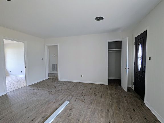 5th image of 1112 W Jefferson St