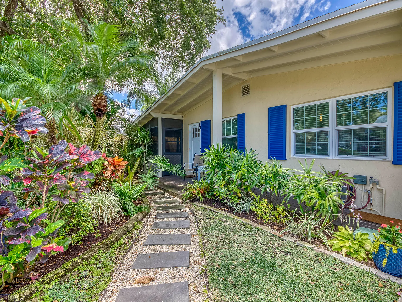 3 bed, 2.0 bath, 1115 sqft, $3,200 — Photo 1