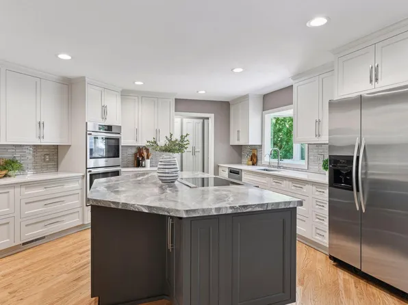 8621 W 29th St, Saint Louis Park, MN 55426