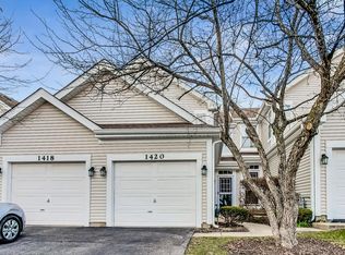 1420 Walnut Hill Ave, Saint Charles, IL 60174