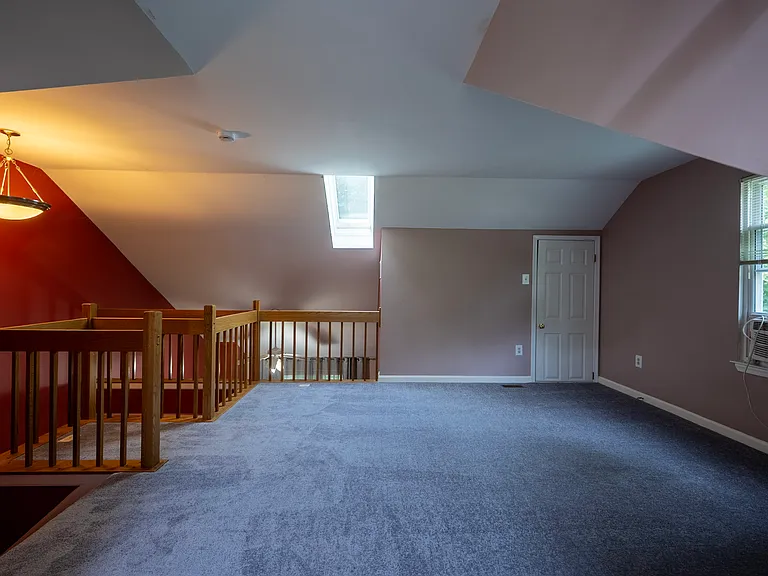 8031 Green Valley Ln — Photo 30