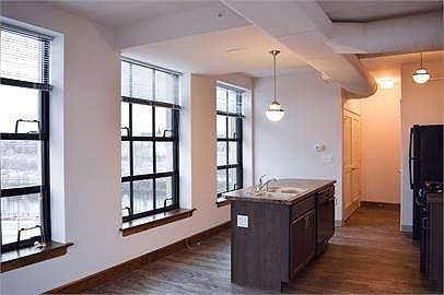 3rd image of 100 E Chicago St Ste 602