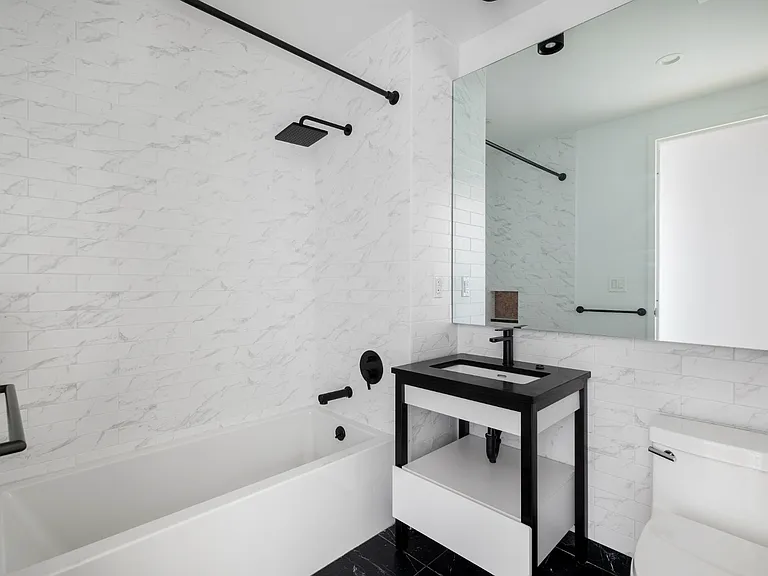 224 W 124th St #1508 — Photo 9
