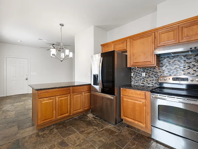 631 Cortlandt St #A — Photo 5