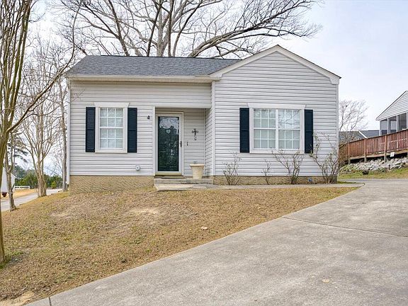 3rd image of 2110 Oak Ridge Road