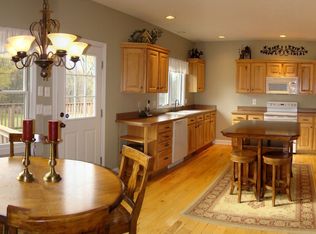 1879 Suncrest Dr, Grass Lake, MI 49240