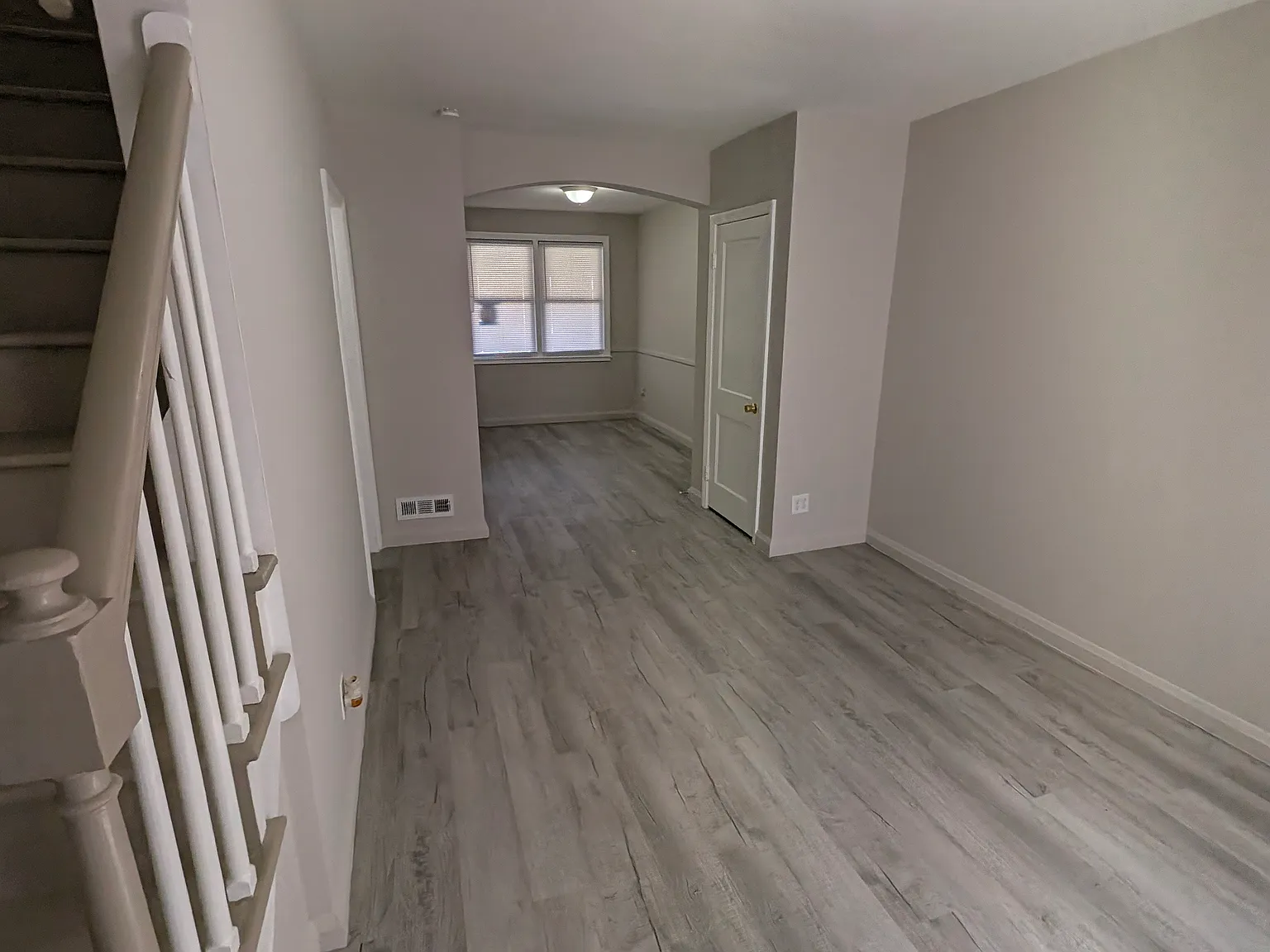 2 bed, 900 sqft, $1,700 — Photo 2