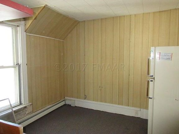 upper bedroom