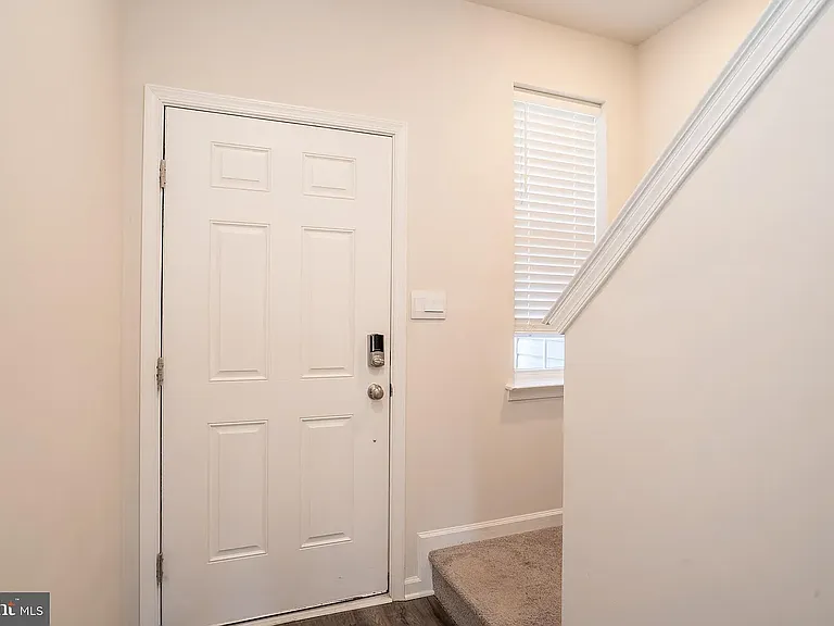 109 Mazzeo Dr — Photo 2