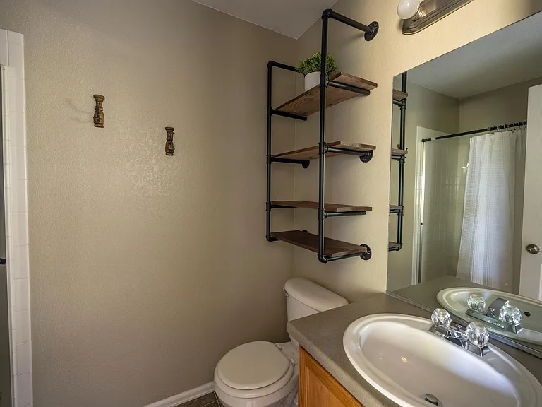 6148 Shamrock Cir — Photo 18