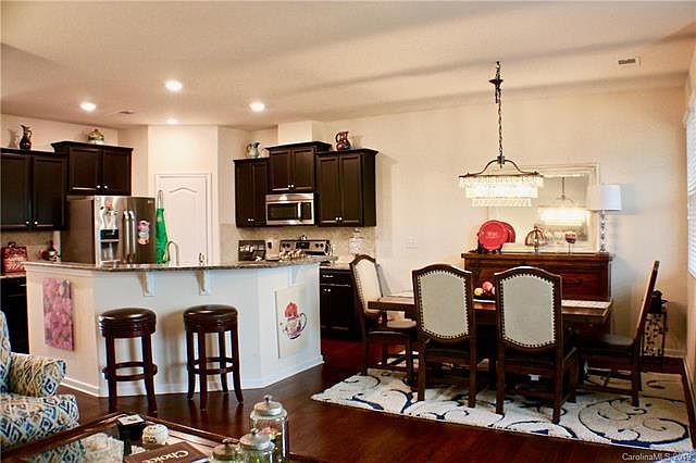 1st image of 3217 Yarmouth Ln