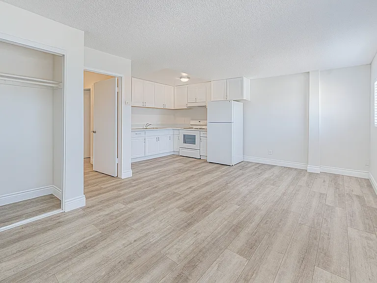 704 McDonald Ave #0 — Photo 8