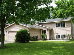 9910 31st Ave N, Plymouth, MN 55441