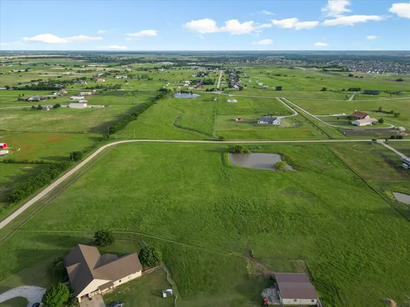 Sky View Ln, Krum, TX 76249