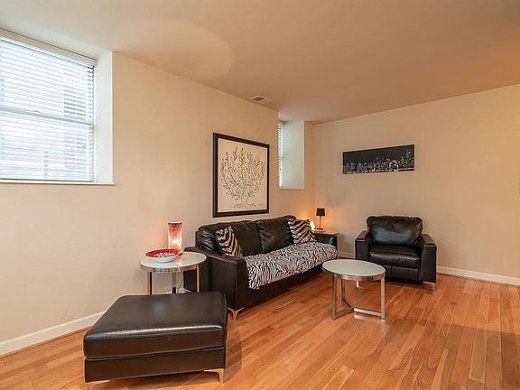 5th image of 5630 Pershing Ave Unit 16