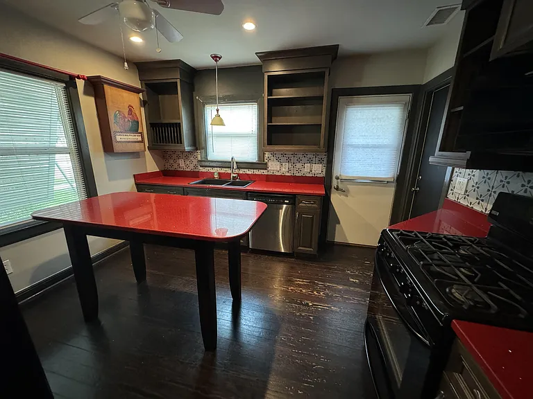 1345 W Smith St — Photo 16