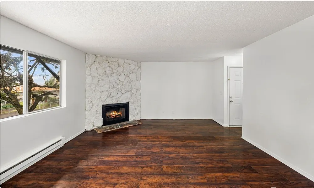 Living room - 9623 S 248th St #C8