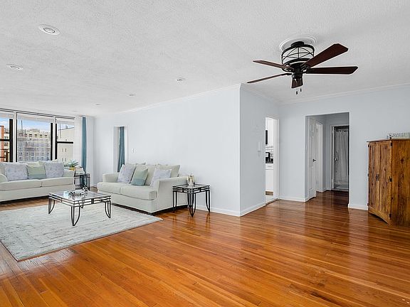 5th image of 330 Lenox Rd APT 6F