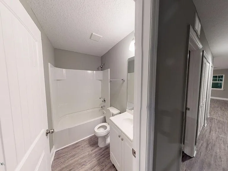 2222 Thomas Ct — Photo 6