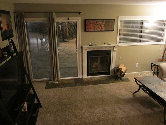 Living room w/ fireplace