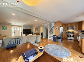 39 Selkirk Rd, Brighton, MA