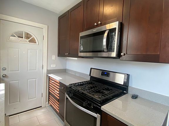5th image of 3149 N Springfield Ave #B2