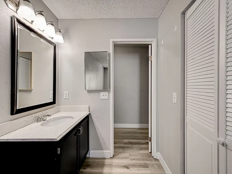 1305 Kari Lee Ct — Photo 21