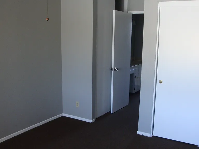 6722 Pickering Ave #B — Photo 10