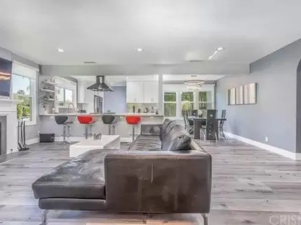 1207 Greenacre Ave, West Hollywood, CA 90046