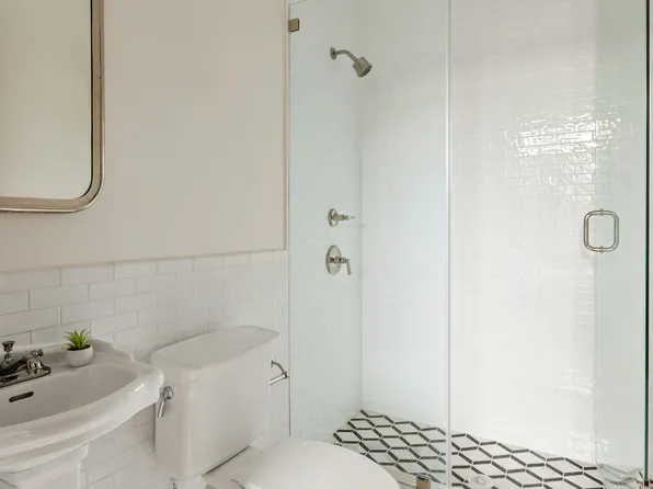 577 Jefferson Avenue image 14 of 15