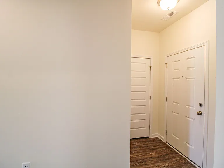 13791 Hill Place Ln — Photo 2