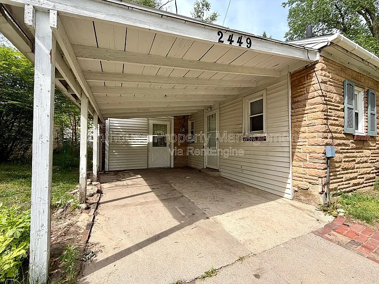 2449 Hillside Dr NW — Photo 17