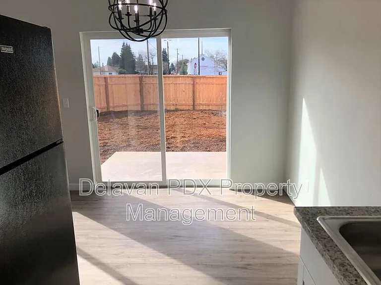 1396 Kimber Ct — Photo 9