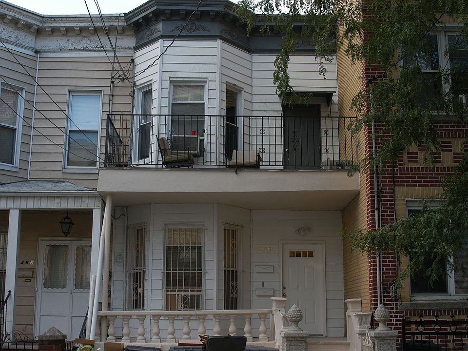 2469 Hoffman Street