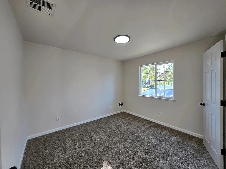 3057 Courtside Dr — Photo 7